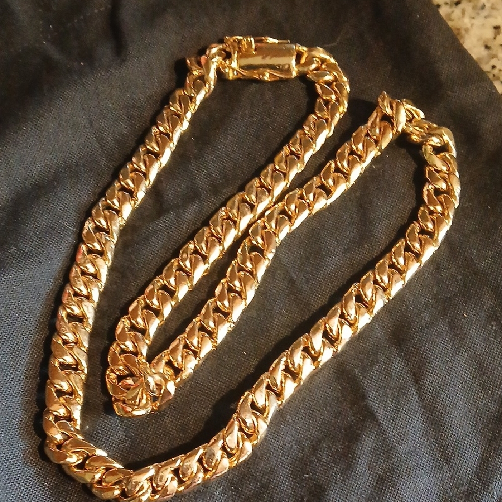 Vintage Gold Tone Chain Necklace